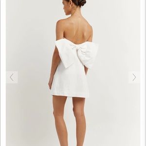 DISSH WHITE LINEN BACK BOW DRESS